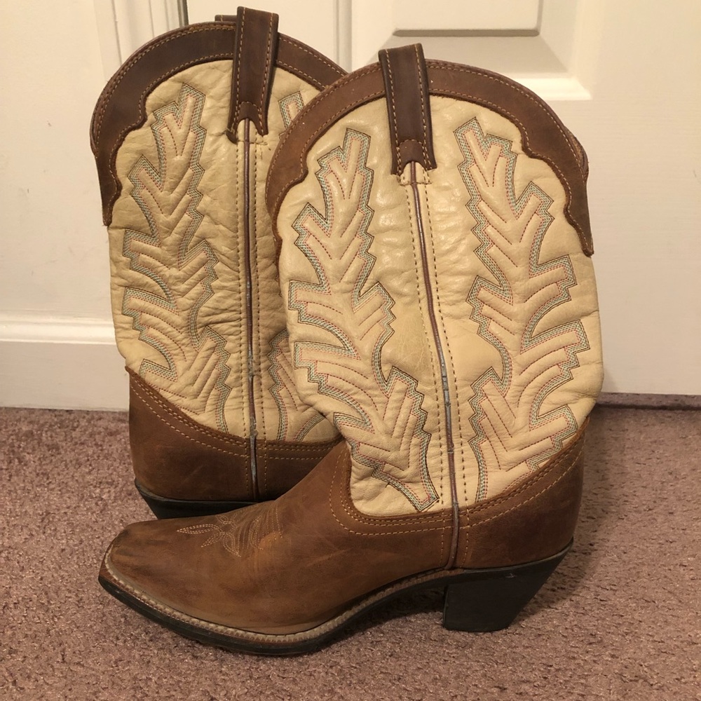 Laredo cowgirl boots